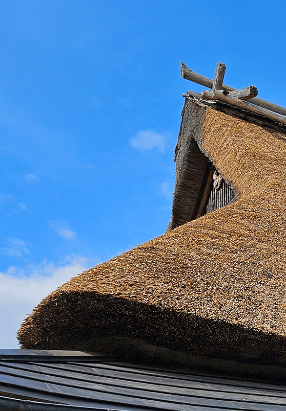築200年のかやぶき屋根